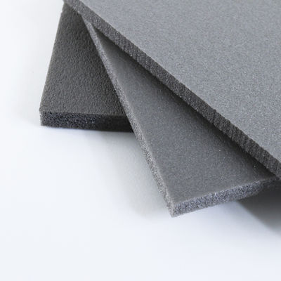 Materiais de isolamento à prova de fogo de espuma PE reticulada acústica para acessórios interiores de automóveis