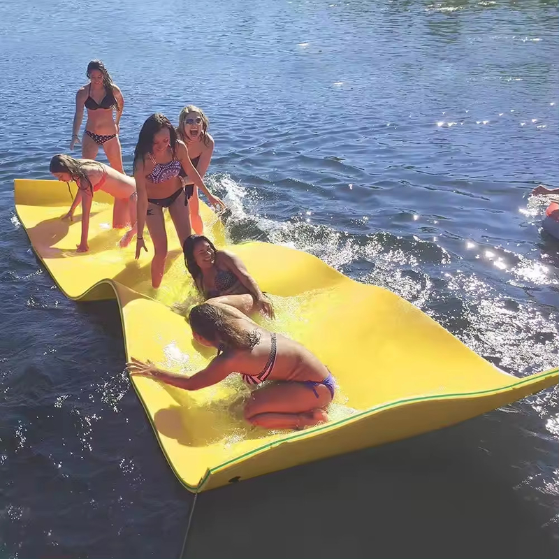 Dimensão personalizada Coloração espuma floating mat resistente a lágrimas Close Cell Xpe Pad de água